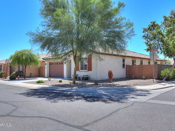 4th image of 42087 W SOMERSET Drive