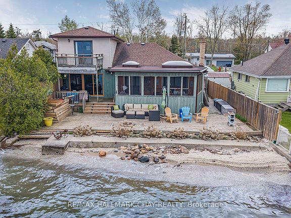 2nd image of 2617 Leonard St