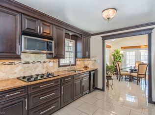 13 Oakland Ave, West Caldwell, NJ 07006