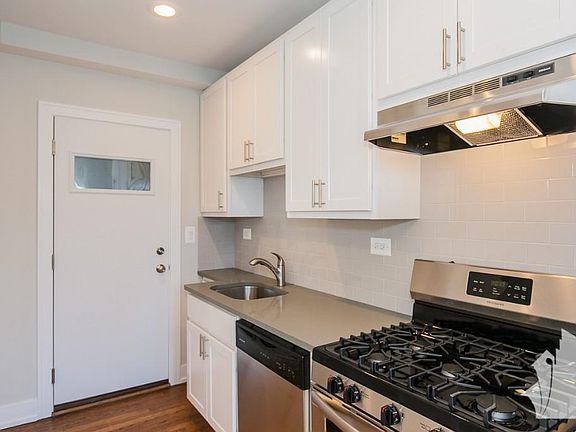 3rd image of 1940 W Wilson Ave #1944-2M
