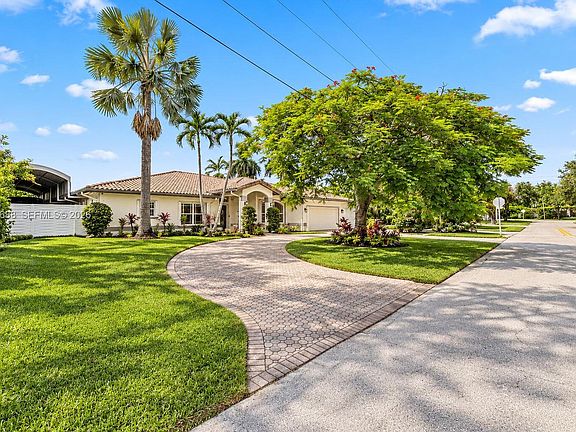 4th image of 19310 SW 88th Ct