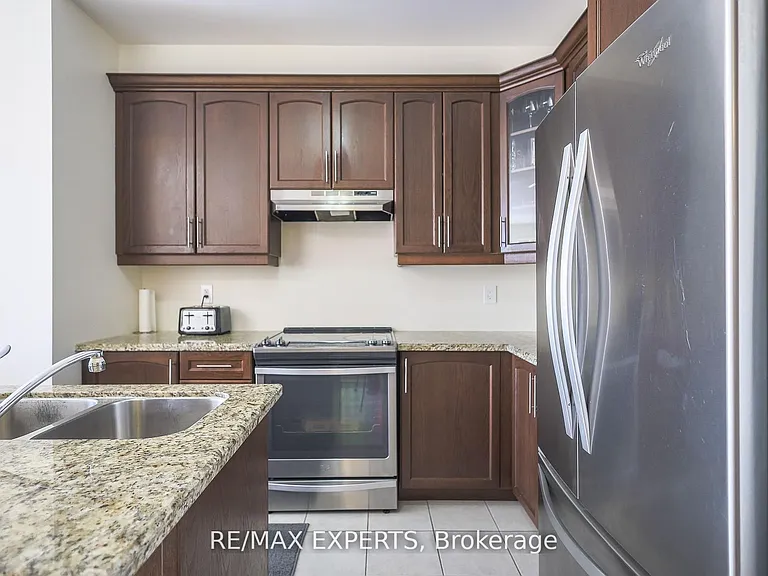 27 Hogan Manor Dr — Photo 10