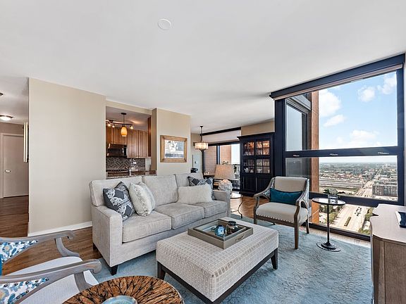 5th image of 1160 S Michigan Ave APT 3403