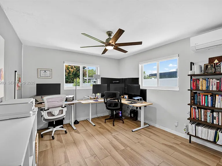 410 SW 55th Ave — Photo 23