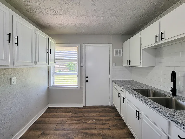 5815 Southseas St — Photo 15