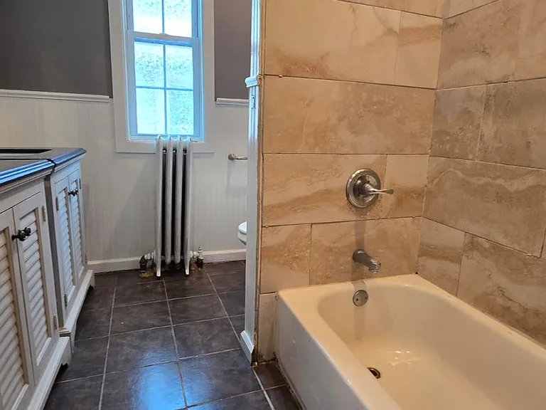 219-221 Quail St — Photo 4
