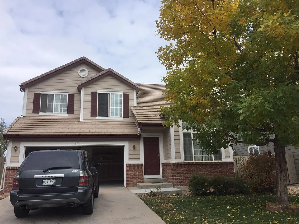 923 Grays Peak Dr