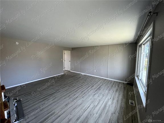 4th image of 25 Greencliff Dr