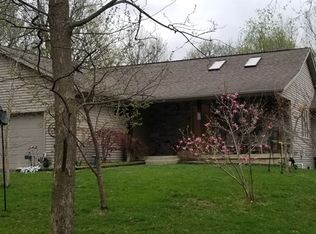 302 Knollwood Dr, Dixon, IL 61021