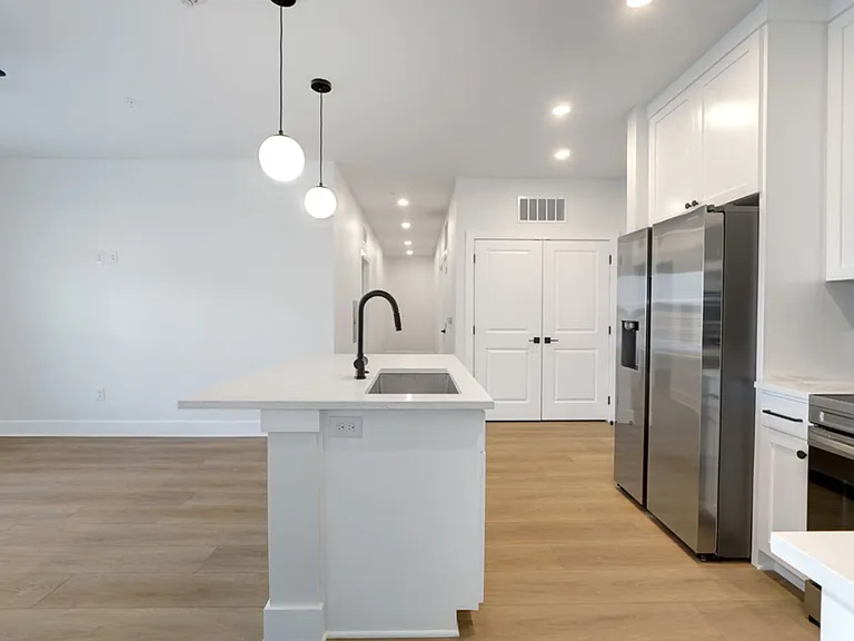 3000 Duval St #201 — Photo 22
