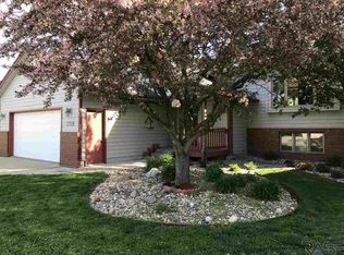 2708 S Alpine Ave, Sioux Falls, SD 57110