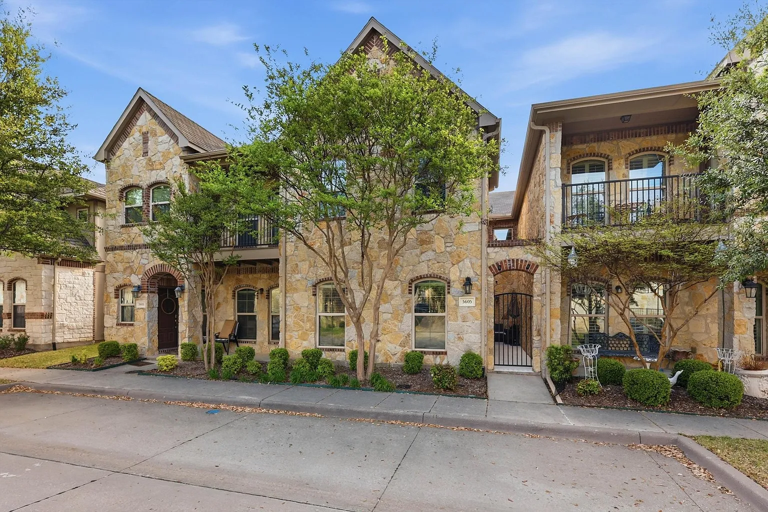 5605 Cojimar Dr photo 1