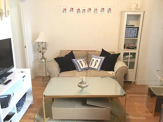 Rented by REAL New York | media 10