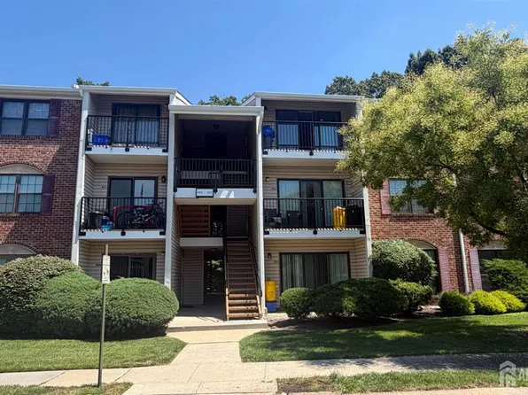 500 Danbury Ln, East Brunswick, NJ 08816