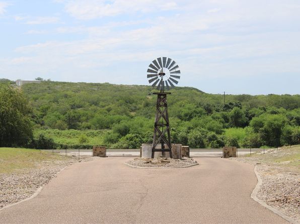 266 Vista Dr, Sandia, TX 78383