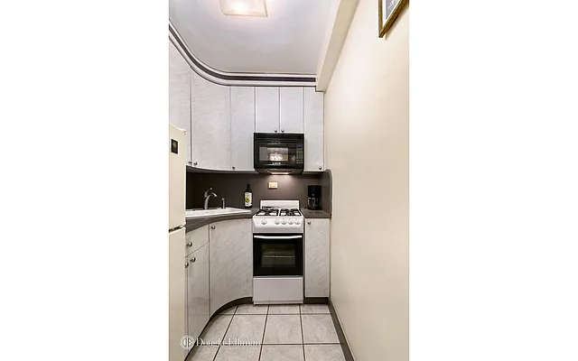 Rented by Douglas Elliman | media 9