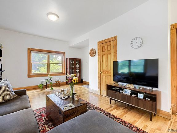 4th image of 2551 Irving Street
