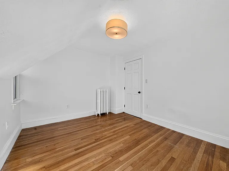 53 Henderson St — Photo 26