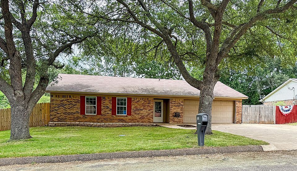 1st image of 311 Norris Dr