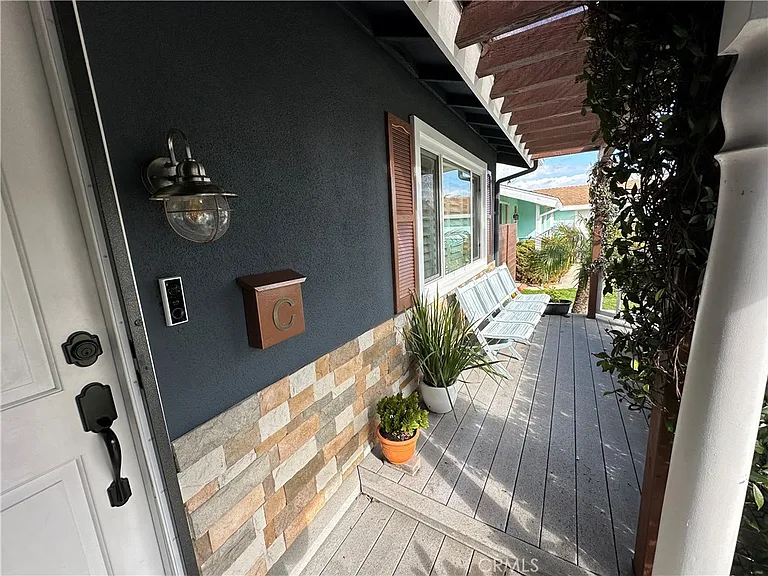 5311 Hendricksen Dr — Photo 5