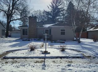 1422 Pleasant Court Dr, Sheldon, IA 51201