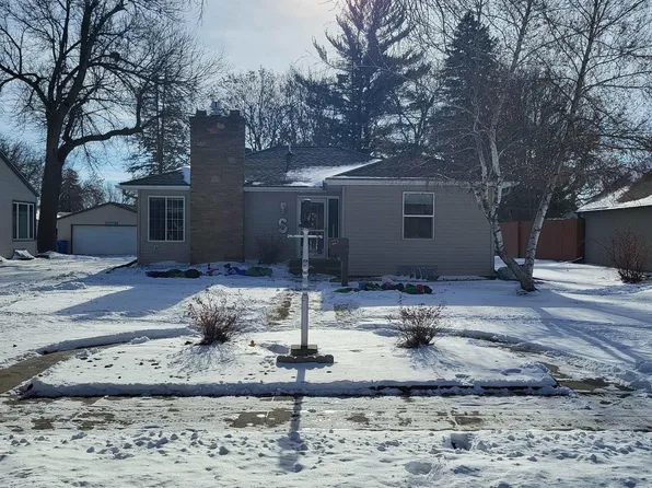 1422 Pleasant Court Dr, Sheldon, IA 51201