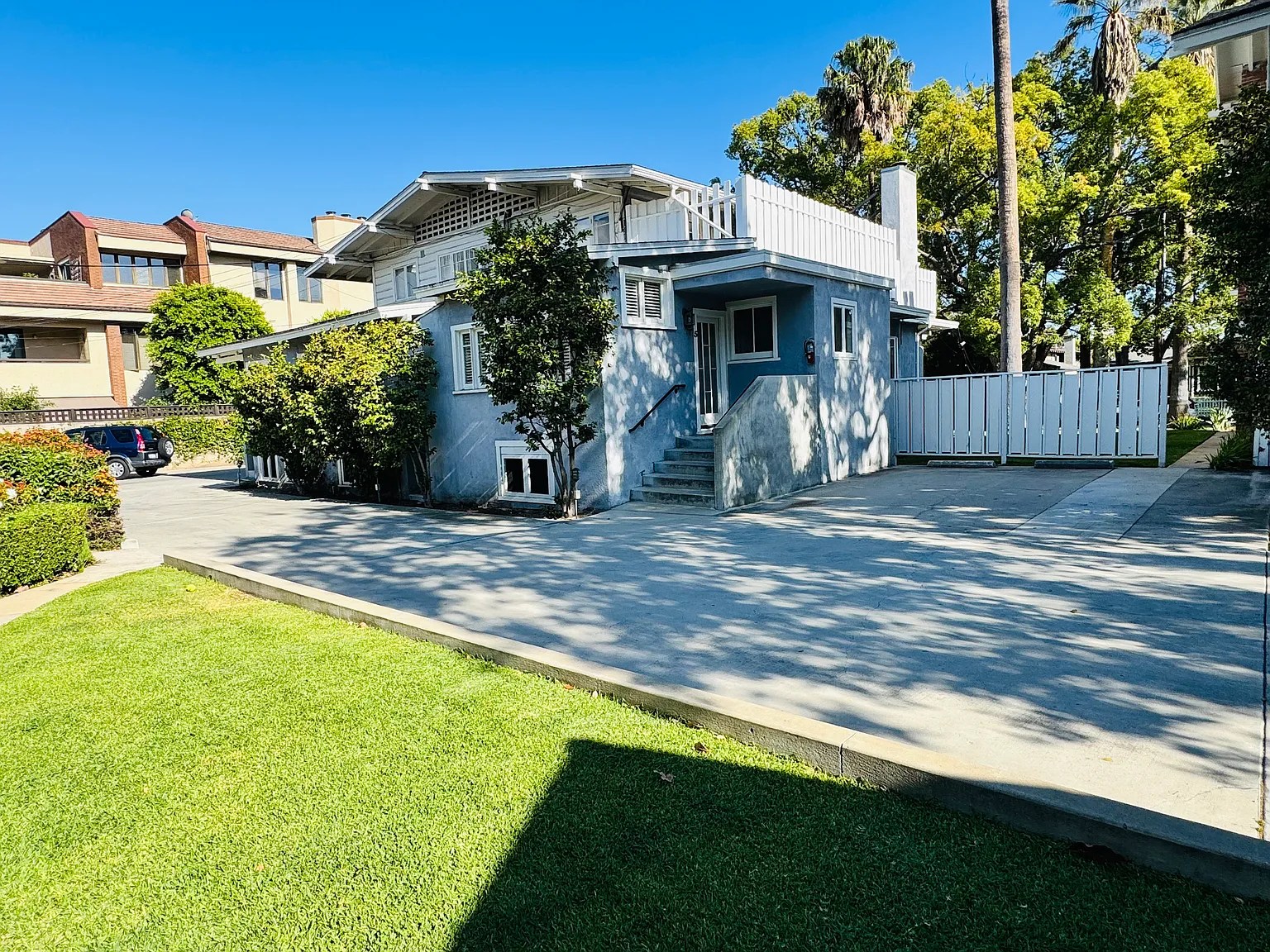 1 bed, 350 sqft, $2,300 — Photo 2