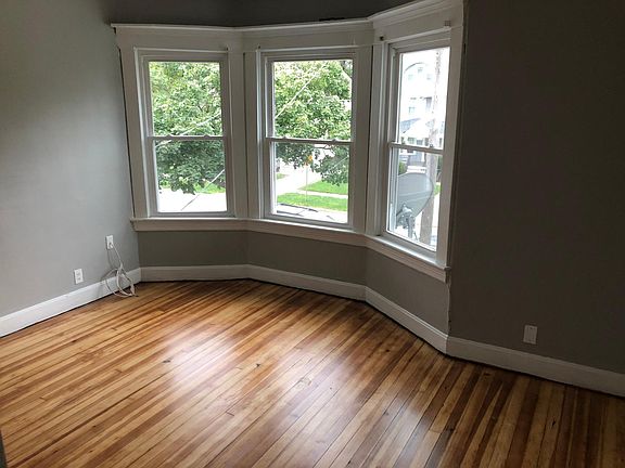 3rd image of 1261 Saint Charles Ave