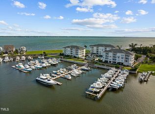 150 Lands End Rd APT C23, Morehead City, NC 28557