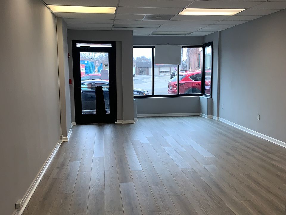 1st image of 106 Main St #R