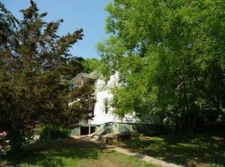 89 Oakridge St, Norwich, CT 06360