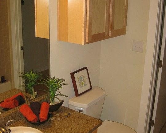 4th image of 2931 E 12th St Unit 308
