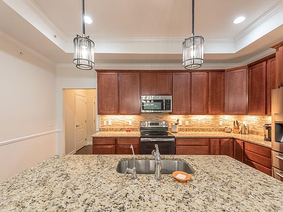 4th image of 5594 Arbor Chase Dr
