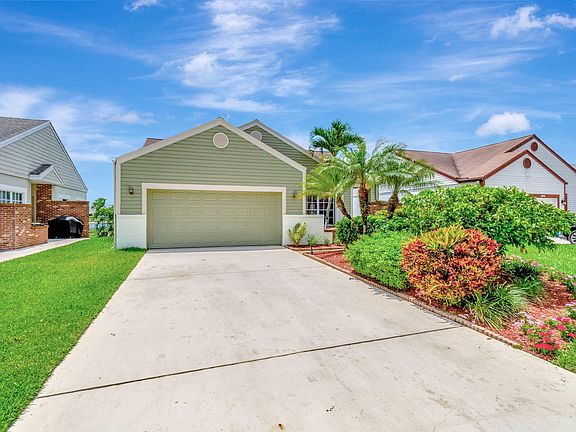 2nd image of 5519 Pebble Brook Lane