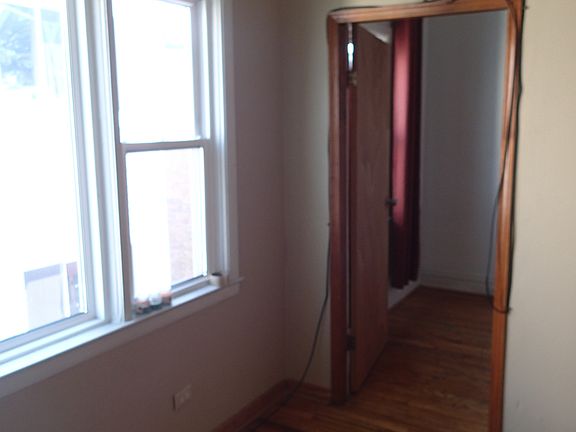 4th image of 3027 W Fullerton Ave APT 2R