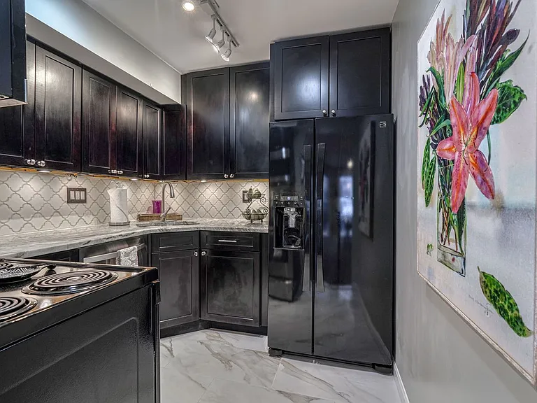 1714 Park Ave #307 — Photo 6