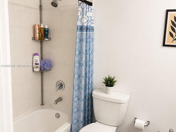 4th image of 215 SW 42nd Ave APT 710