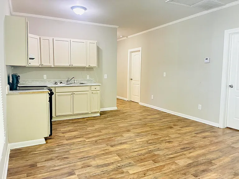 418 Orange St — Photo 5