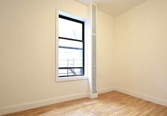 3rd image of 2025 Regent Pl #3E