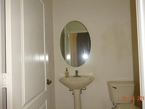 5th image of 3925 NE 13th Dr