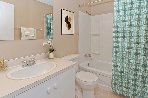 65 Lynnridge Vlg SE — Photo 10