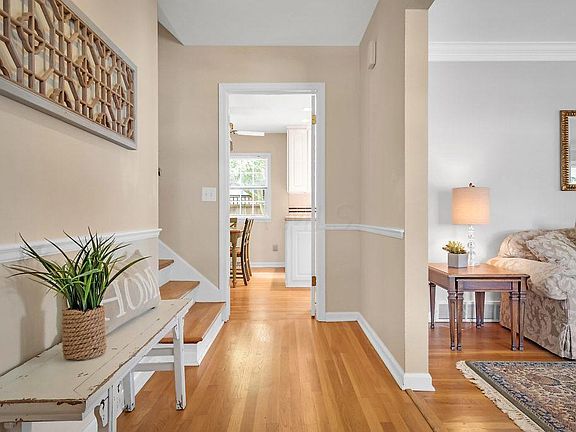 3rd image of 4165 Ruxton Ln