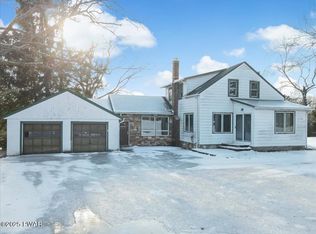 487 Rowland Rd, Greeley, PA 18425