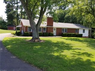 330 Spruce St, King, NC 27021
