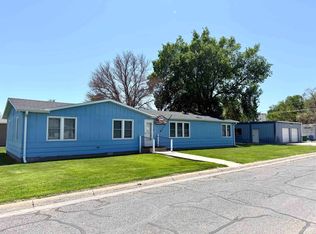 245 E 4th St, Imperial, NE 69033