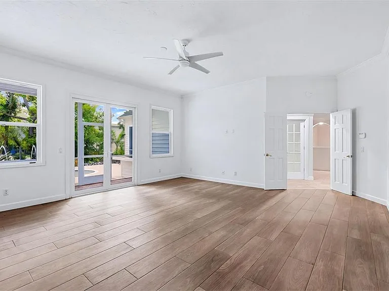 1351 Dixie Lee Ln — Photo 15