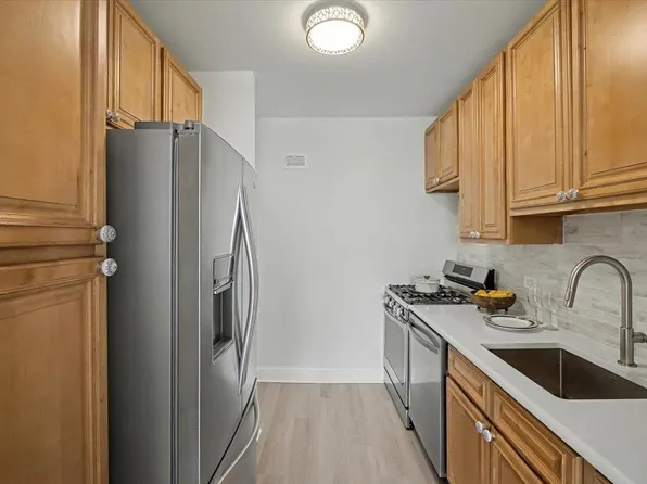 7002 Blvd East image 5 of 29