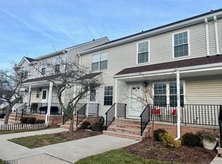 1104 Wetherburn Ct, Flemington, NJ 08822