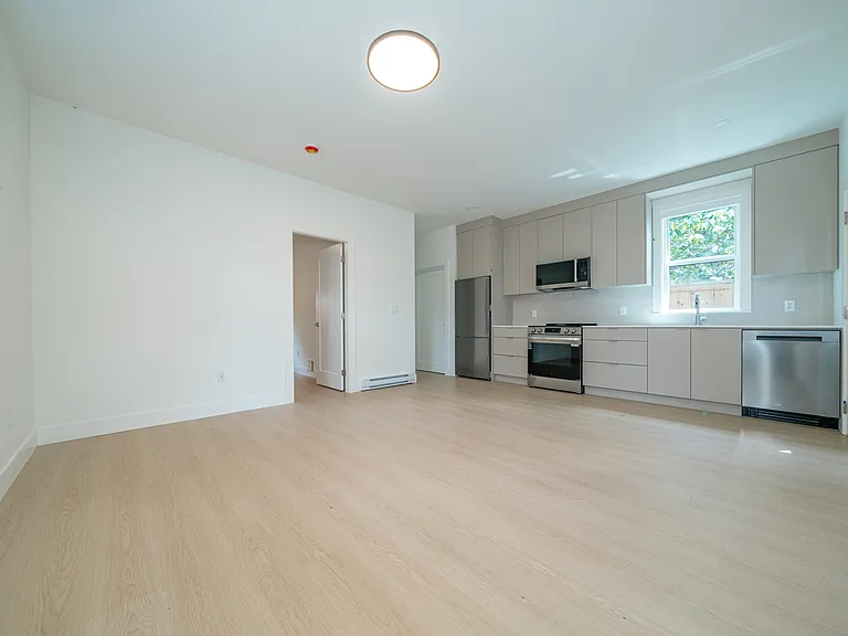 10CoachHouse-3_06122026