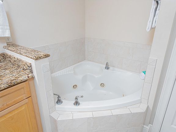 5th image of 1150 Santa Rosa Blvd Unit 420